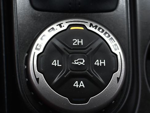 Used 2023 Ford Bronco Wildtrak image 33