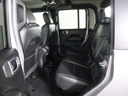 Used 2020 Jeep Gladiator Overland image 22