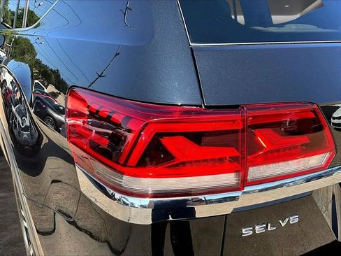 Used 2021 Volkswagen Atlas SEL Premium AWD/4WD image 24