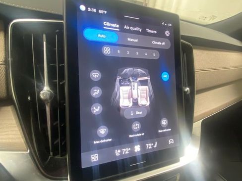 Certified 2025 Volvo XC90 B6 Plus image 24