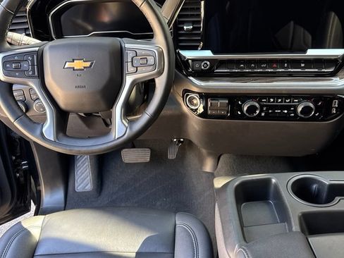 Used 2025 Chevrolet Silverado 1500 LT w/ Leather Package AWD/4WD image 7