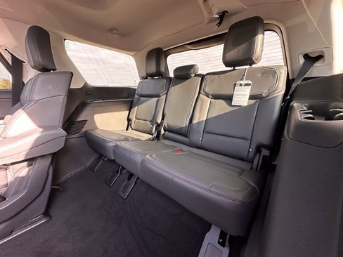 New 2025 Ford Expedition Active RWD image 80