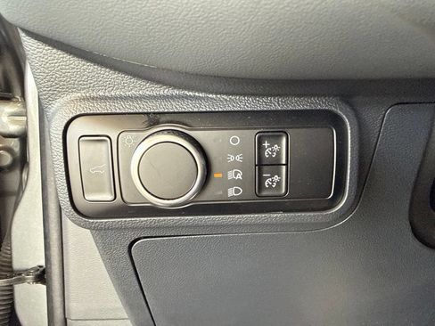 Certified 2025 Ford Explorer Active AWD/4WD image 17