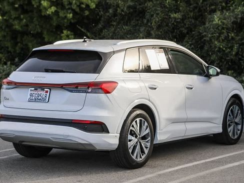 Used 2023 Audi Q4 e-tron Premium Plus w/ Premium Plus image 4