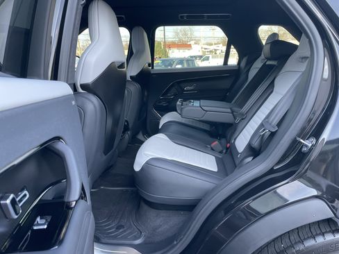 Used 2024 Land Rover Range Rover Sport SV image 33