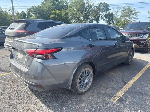 Used 2025 Nissan Versa S FWD image 2