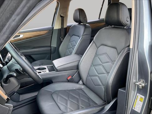 Used 2025 Volkswagen Atlas SE AWD/4WD image 7