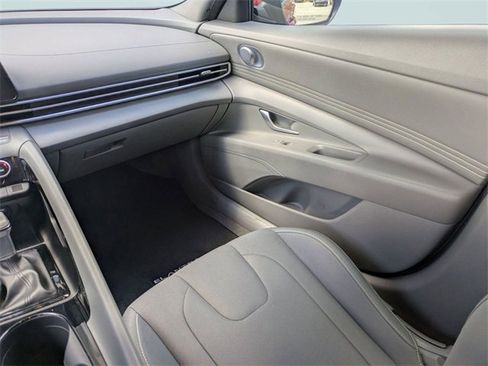 Used 2023 Hyundai Elantra SEL w/ Convenience Package image 16