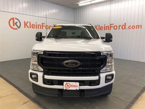 Used 2022 Ford F250 XLT w/ Black Appearance Package image 2