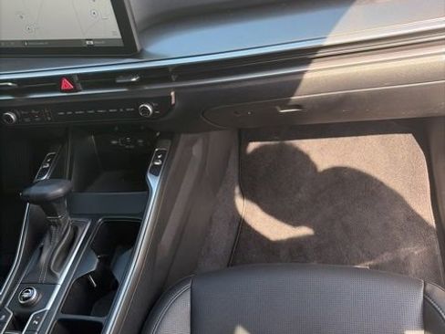 Used 2025 Kia Sorento S w/ Panoramic Sunroof Package image 19