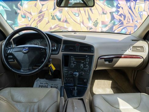 Used 2004 Volvo S60 2.4 image 22