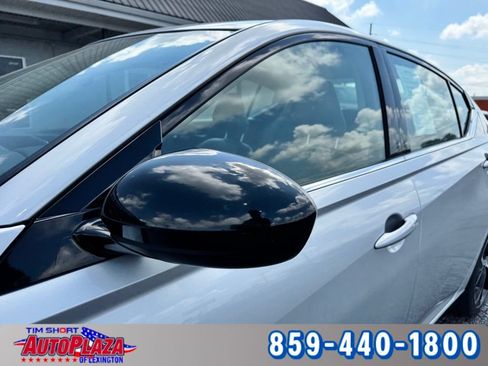 Used 2023 Nissan Altima 2.5 SR FWD image 19