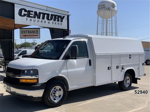 Used 2020 Chevrolet Express 3500 w/ Driver Convenience Package RWD image 1