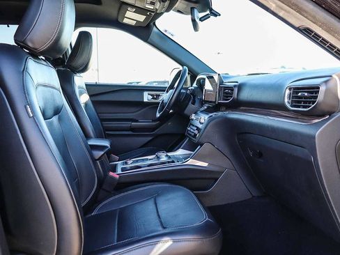 Used 2020 Ford Explorer Limited image 17