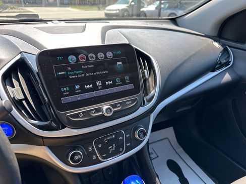 Used 2017 Chevrolet Volt LT FWD image 25