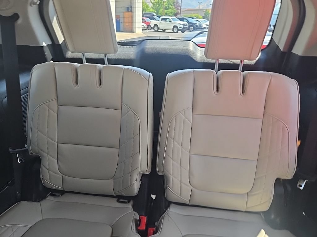 Used 2016 Ford Explorer Platinum AWD/4WD image 26