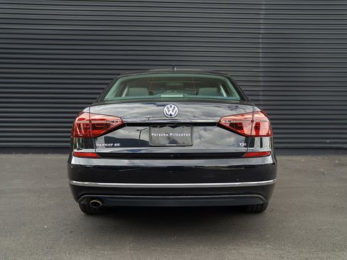 Used 2017 Volkswagen Passat 1.8T SE image 26