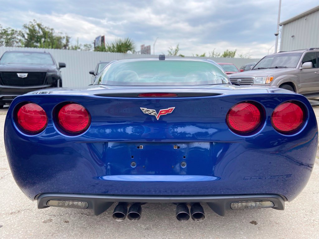 Used 2005 Chevrolet Corvette Coupe w/ Preferred Equipment Group RWD image 17