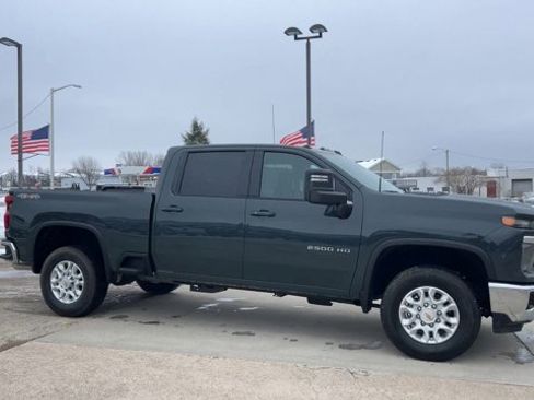 New 2026 Chevrolet Silverado 2500 LT image 2