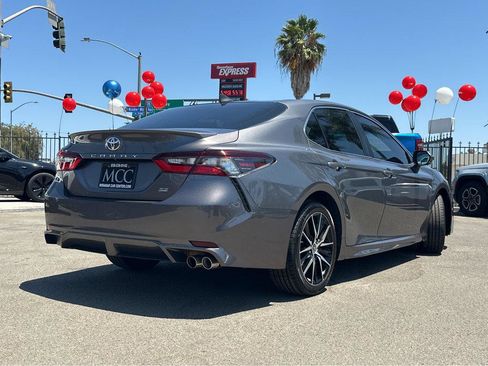 Used 2022 Toyota Camry SE w/ Convenience Package FWD image 13