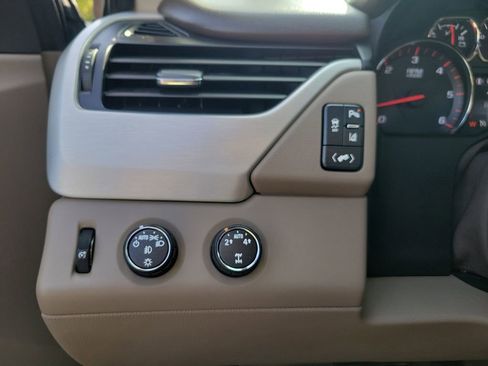Used 2015 GMC Yukon SLT w/ Open Road Package AWD/4WD image 25