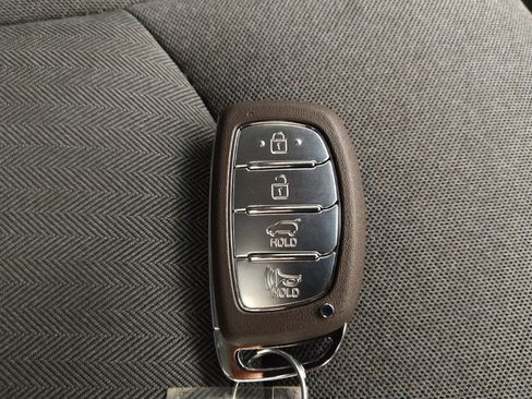 Used 2022 Hyundai Ioniq SE FWD image 32