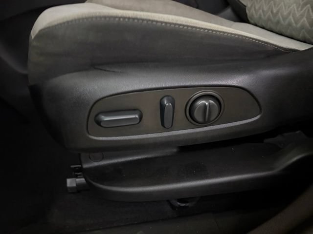 Used 2022 Chevrolet Equinox LS w/ LS Convenience Package FWD image 25