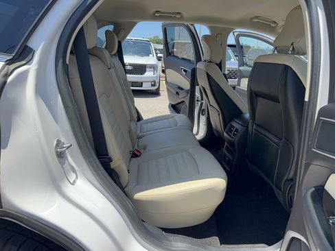 Certified 2019 Ford Edge SEL w/ Equipment Group 201A AWD/4WD image 15