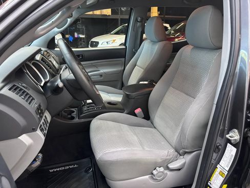 Used 2015 Toyota Tacoma 4x4 Double Cab w/ Convenience Package image 9