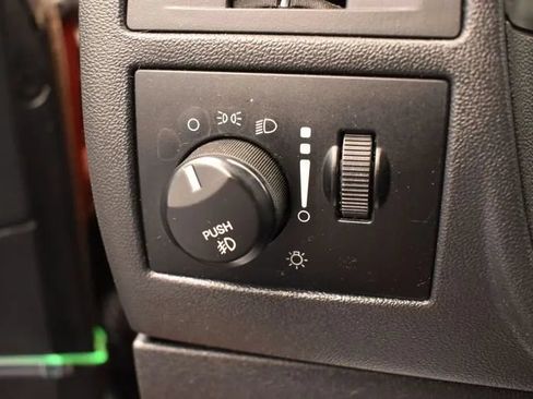 Used 2010 Dodge Challenger SE RWD image 19