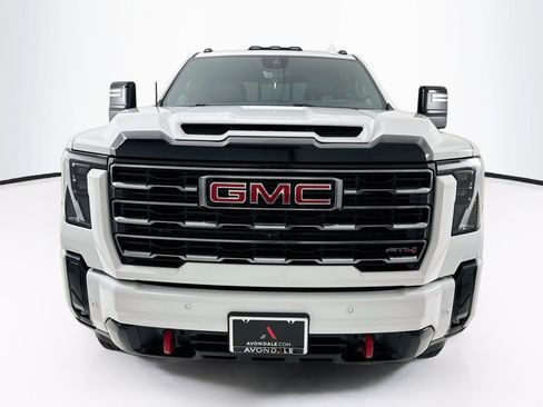 Used 2025 GMC Sierra 2500 AT4 w/ Technology Package AWD/4WD image 2