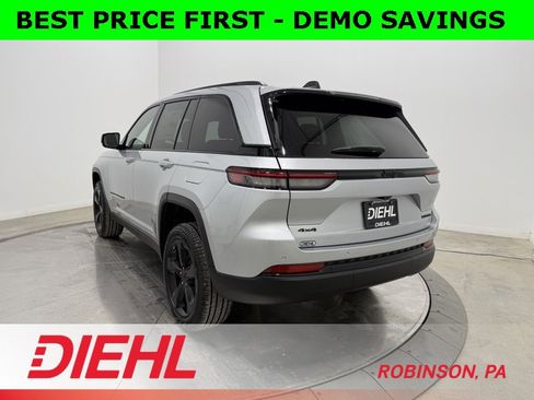 New 2025 Jeep Grand Cherokee Limited w/ Black Appearance Package image 5