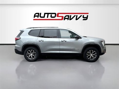 Used 2024 GMC Acadia AT4 w/ Luxury Package image 8