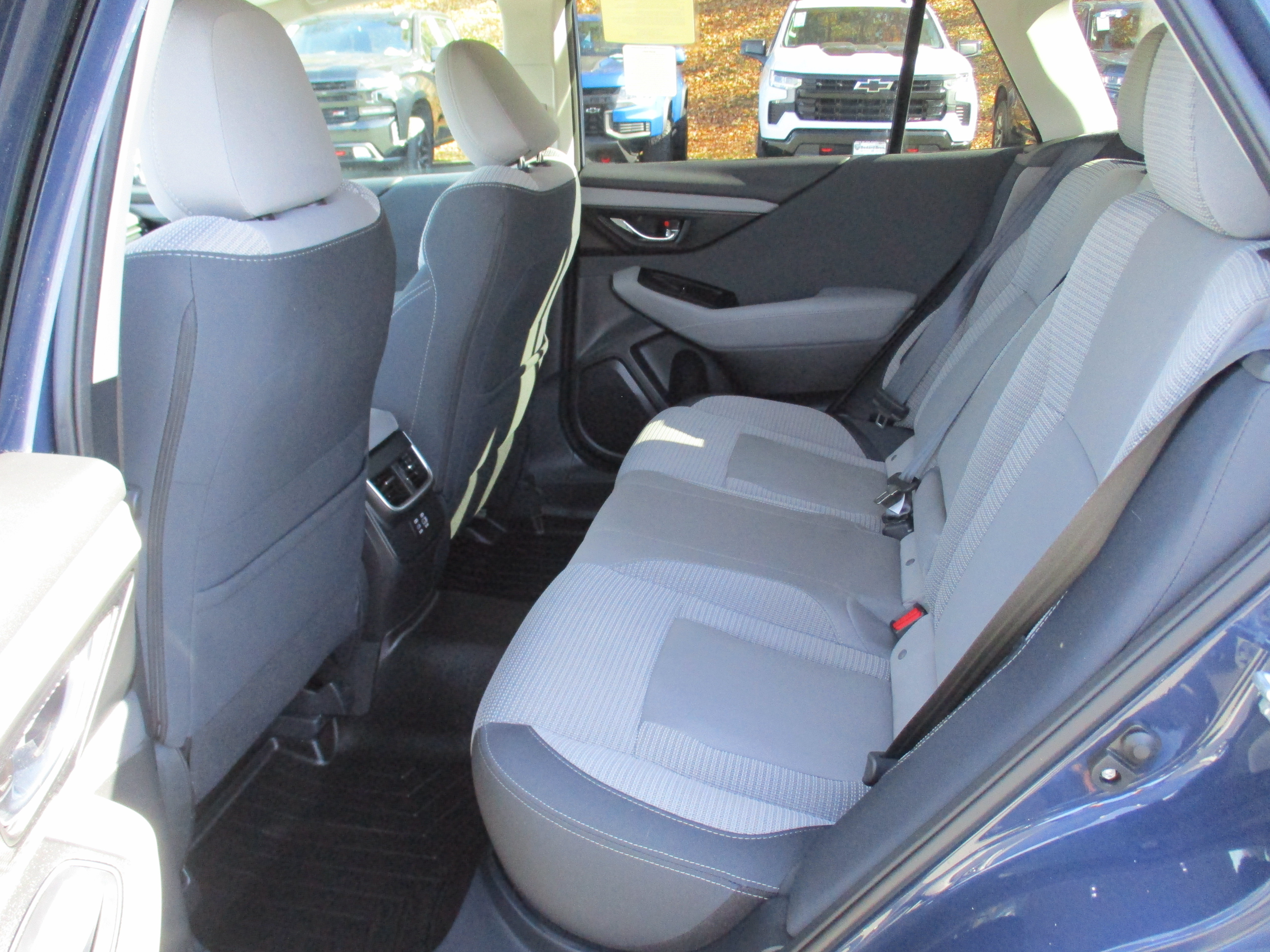 Used 2023 Subaru Outback Premium AWD/4WD image 12