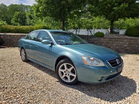 Used 2003 Nissan Altima 3.5 SE FWD image 23