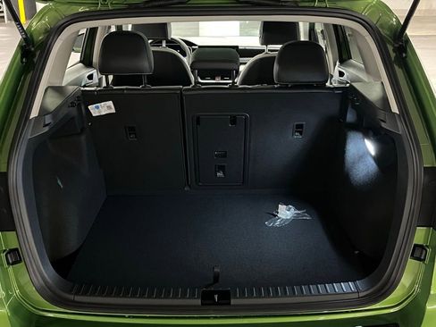 New 2025 Volkswagen Taos SE image 37