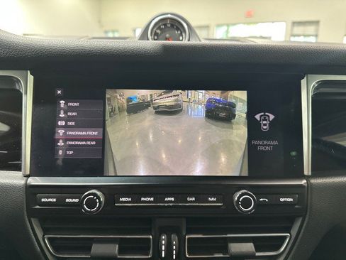 Used 2021 Porsche Macan AWD/4WD image 69