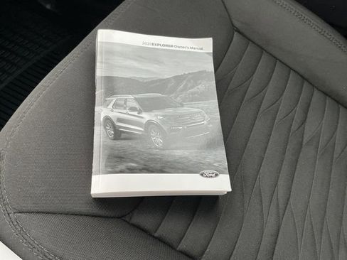Used 2021 Ford Explorer XLT image 55