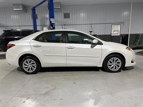 Used 2017 Toyota Corolla LE image 8