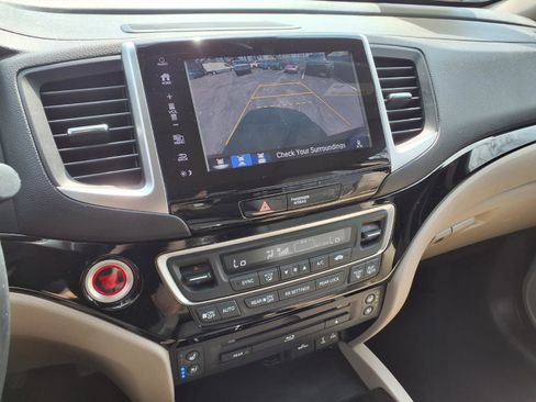 Used 2018 Honda Pilot Elite image 29