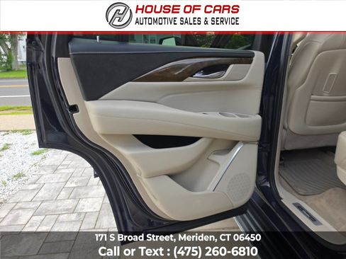 Used 2019 Cadillac Escalade Luxury AWD/4WD image 47
