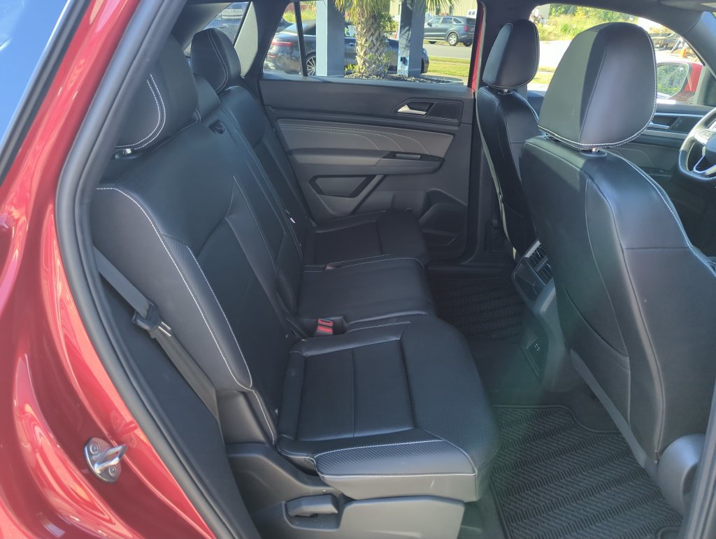 Used 2023 Volkswagen Atlas Cross Sport SE w/ Panoramic Sunroof Package FWD image 34