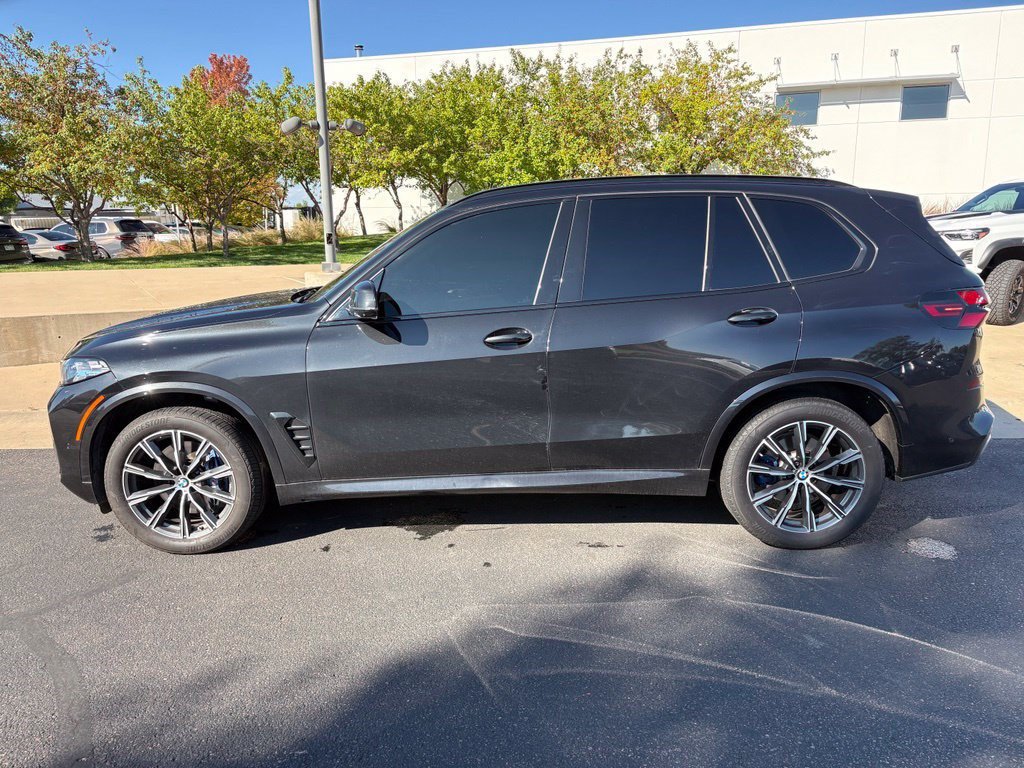 Used 2025 BMW X5 xDrive40i w/ M Sport Package AWD/4WD image 8