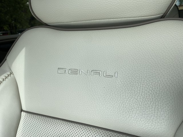 Used 2024 GMC Yukon XL Denali AWD/4WD image 36