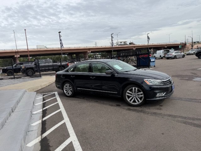 Used 2017 Volkswagen Passat 1.8T SEL Premium FWD image 17