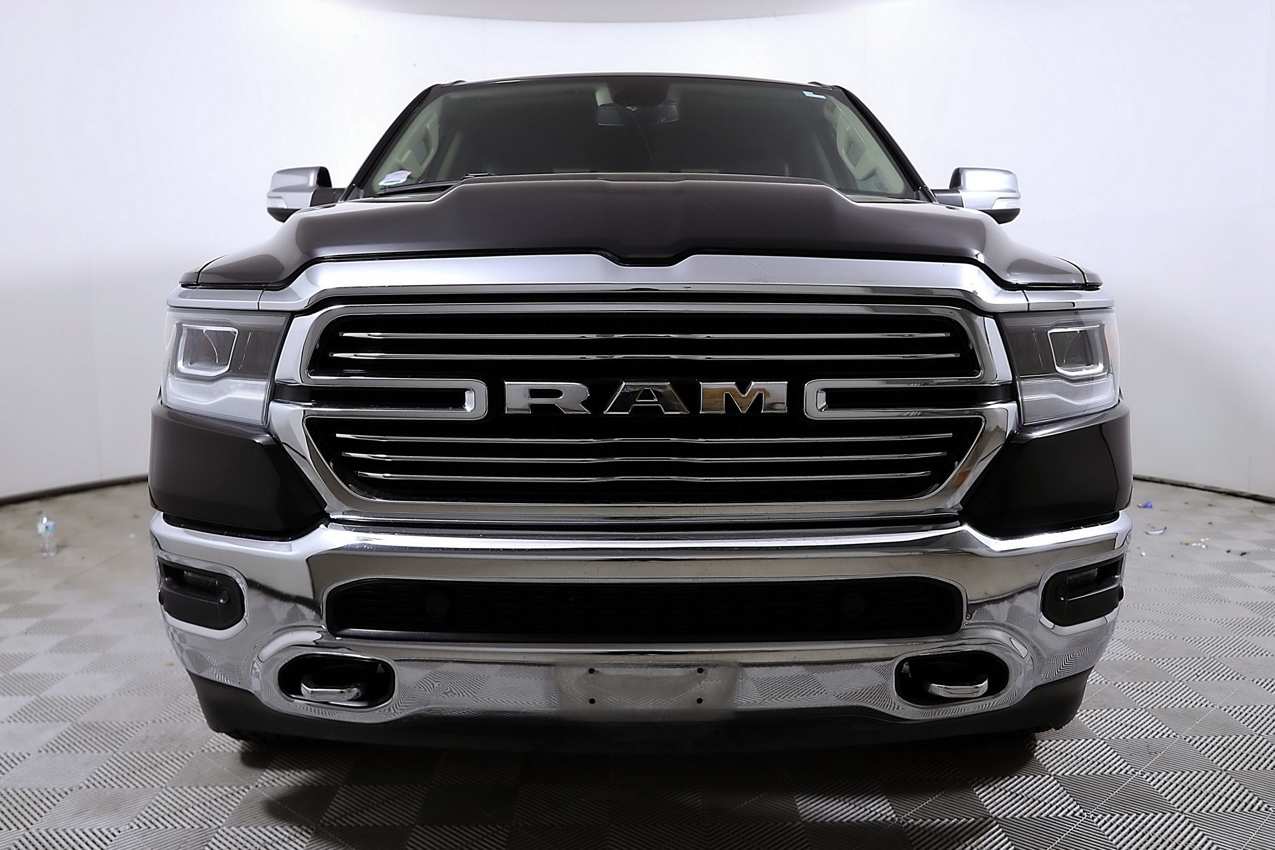Used 2019 RAM 1500 Laramie AWD/4WD image 4