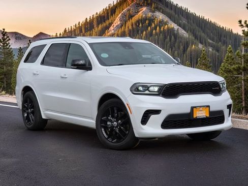 Used 2024 Dodge Durango GT RWD image 2