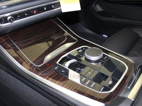 New 2026 BMW X5 sDrive40i w/ Premium Package image 17