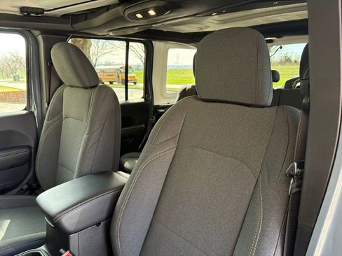 Used 2025 Jeep Wrangler Sahara 4xe image 23