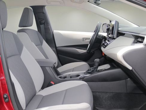 Certified 2025 Toyota Corolla LE FWD image 17